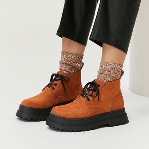 Chukka Boots in Rust
